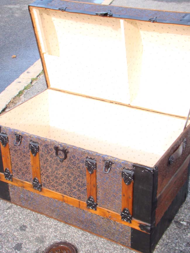A fine late 19th century American Steamer Trunk by Yale & Towne, Stamford, CT., circa 1883-1890 — image 4